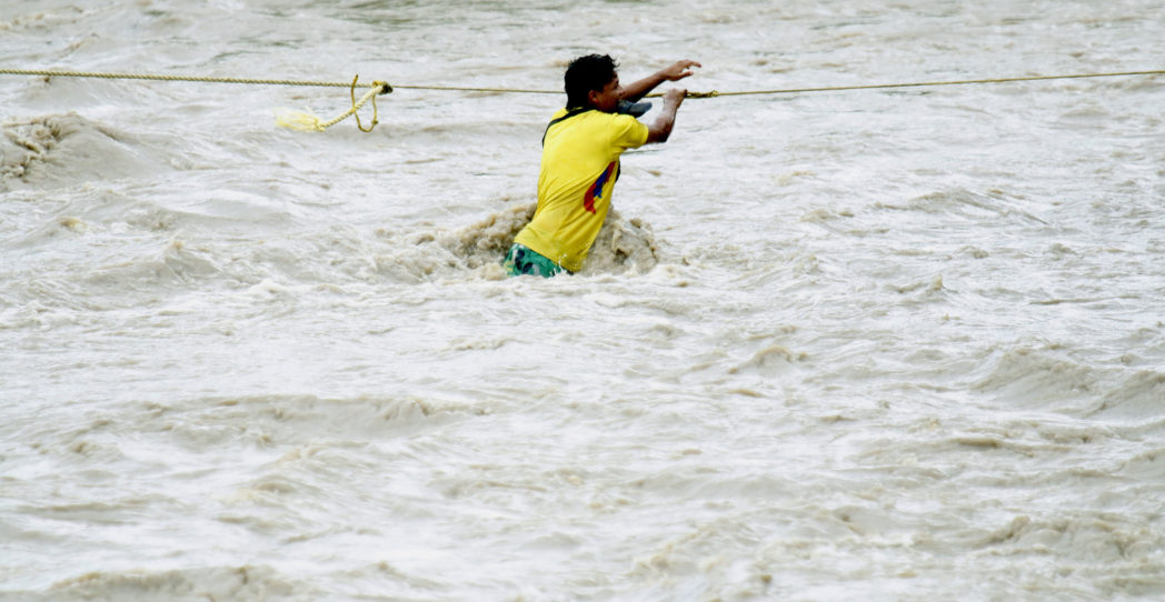El orgullo de Sánchez (y Podemos) evitan el castigo de España a Venezuela