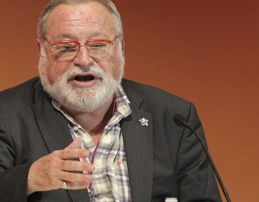 Fernando Savater: «Mientras vive el amante, el alma amada no muere del todo»