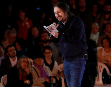 Pablo Iglesias vuelve atacando la libertad de los bancos y de los medios