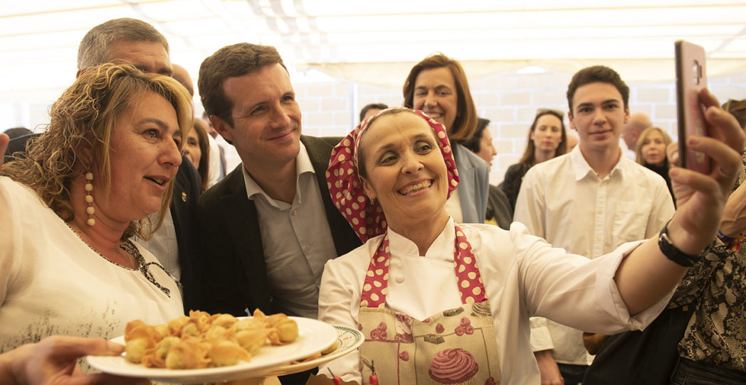 El WhatsApp desbanca a la caravana electoral