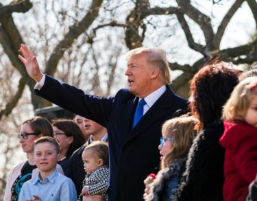 Ni aborto ni eutanasia encubierta. Trump protege la objeción de conciencia médica