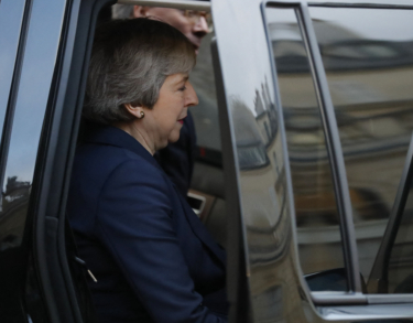 La dimisión de Theresa May tras no encontrar la puerta de salida de la Unión Europea