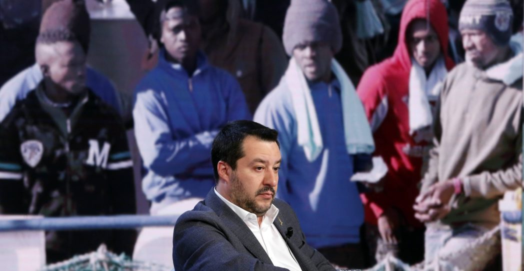 La falsa defensa de las raíces cristianas. Europa oprime la solidaridad