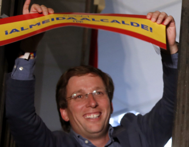 Martínez-Almeida, un alcalde con moto para Madrid