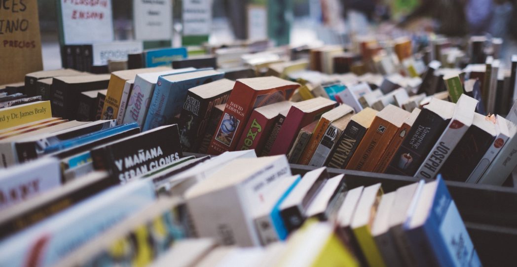 Nace una casa de apuestas, muere una librería. La sociedad arruinada