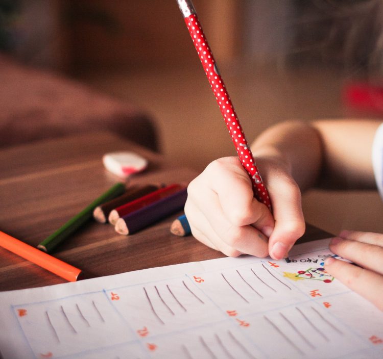 Alentar el estudio sin premiar