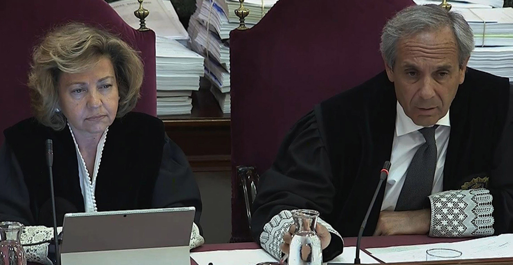 Rebelión, malversación y un relato novelesco