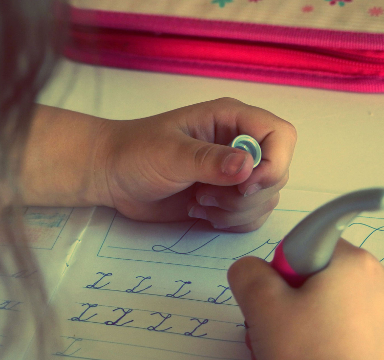 Deja de intervenir en las tareas de tu hijo