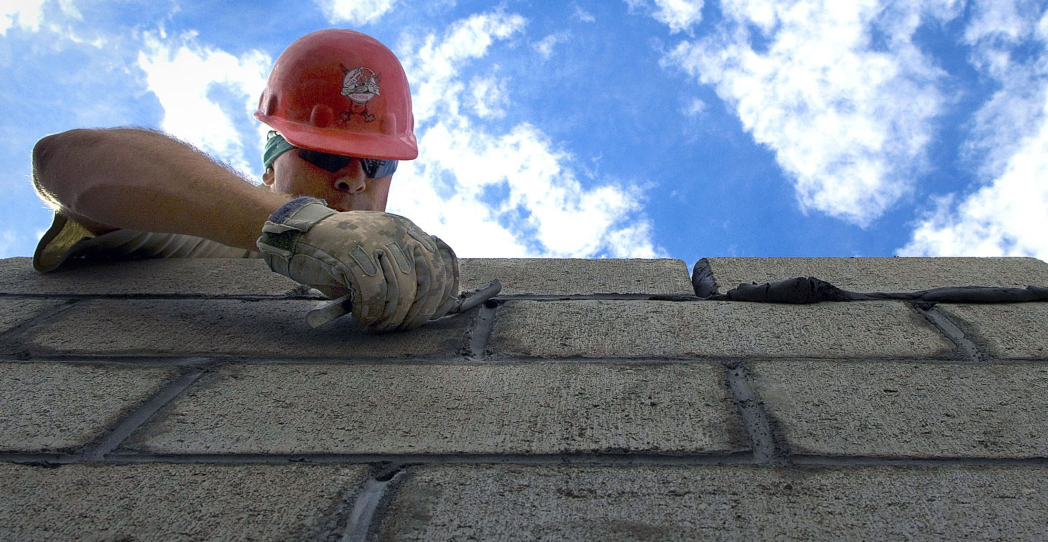 Cómo resolver el problema del bajo salario de los jóvenes