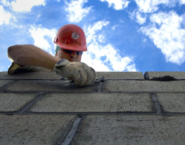 Cómo resolver el problema del bajo salario de los jóvenes
