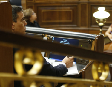 Iglesias frena la investidura de Sánchez, el rey desnudo