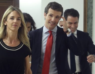 España suma y el PP sigue