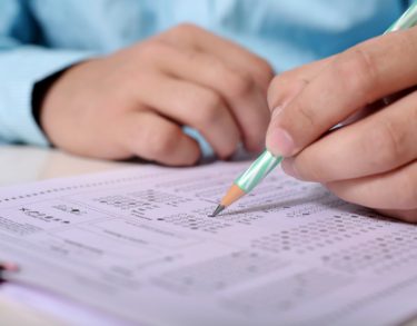 De la mediocridad al prestigio. Los futuros profesores a examen