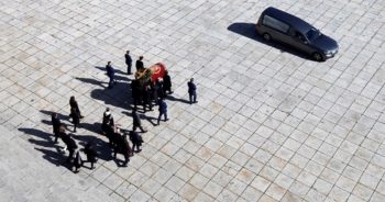 Enterrar a los muertos