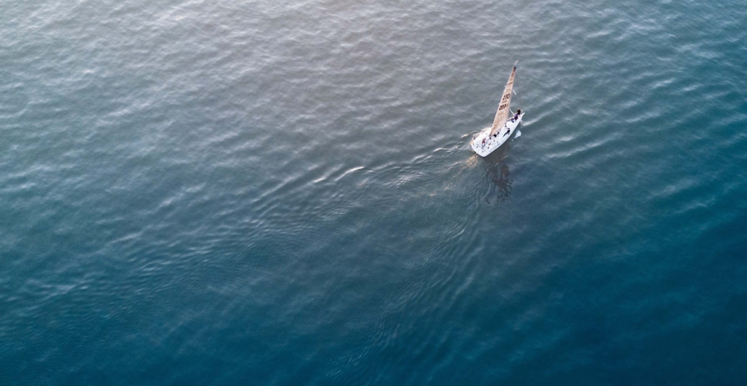Navegar es necesario, vivir no