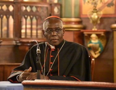 Un cardenal Sarah desconocido