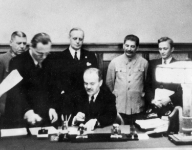 La alianza nazi-comunista y nosotros