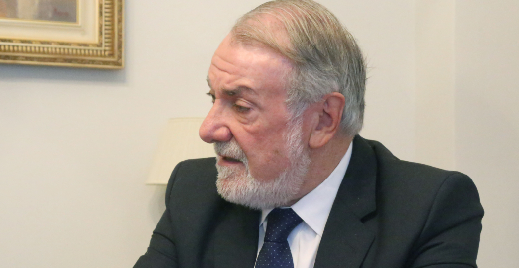 Jaime Mayor Oreja: «El papel de ETA hoy lo hace Esquerra y el de Zapatero, Sánchez»