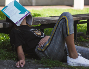 Elogio del niño despistado