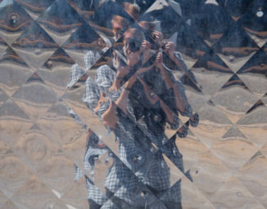 Espejos cóncavos e imágenes deformadas