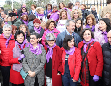 Ellas iban con guantes