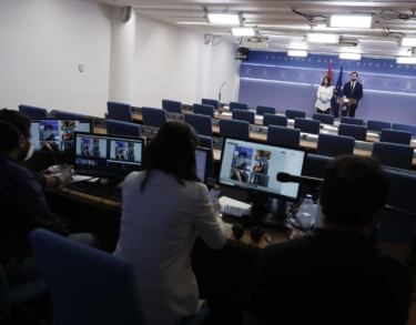 Periodismo político en la pandemia, del pasillo del Congreso al salón de casa