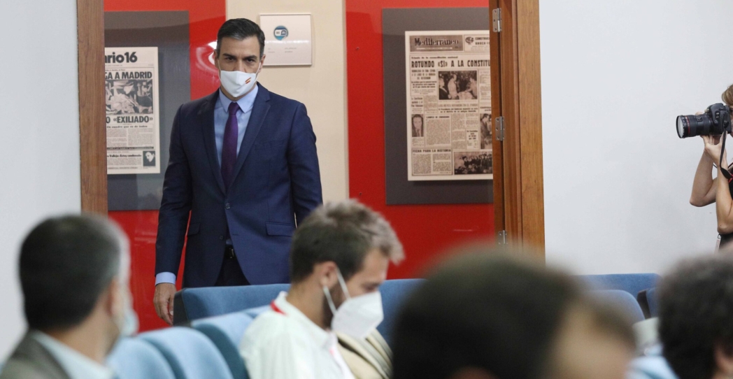 Cuando al mirarse al espejo Sánchez topa con el rostro de Rajoy