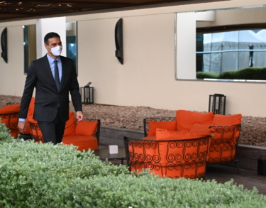 Pedro Sánchez usa la pandemia para debilitar la democracia