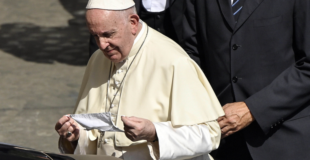 Una encíclica, el ‘caso Becciu’ y los retos del Papa en el nuevo curso