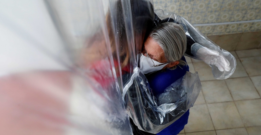 COVID-19: queriendo proteger la vida desnuda, acabamos aboliendo la existencia