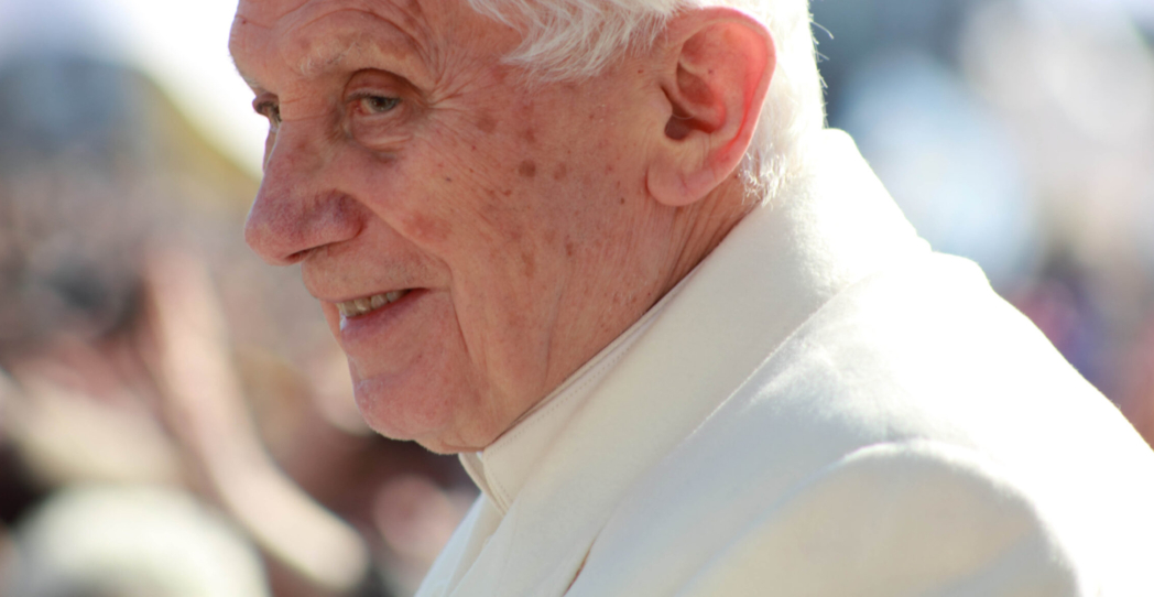 Benedicto XVI, la biografía de una figura luminosa