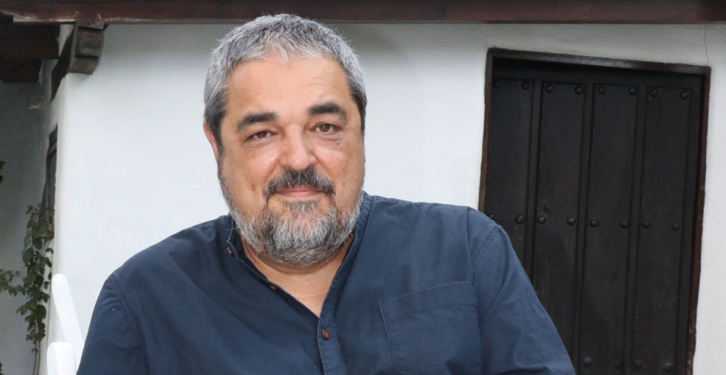 Carlos Aganzo: «En este momento de naufragio cultural hay que poner a salvo todo lo verdadero y mostrarlo»