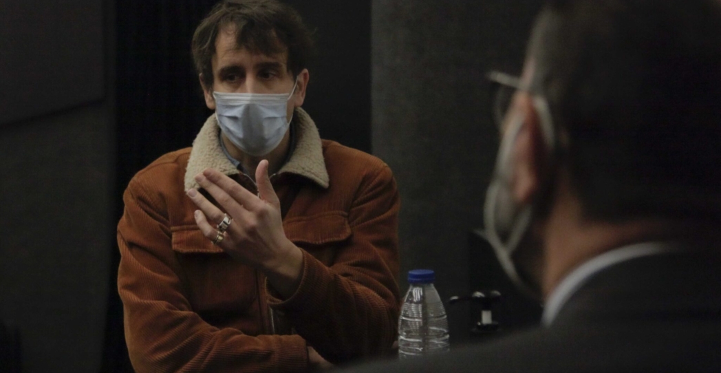 Stéphane Demoustier: «Vivimos en una sociedad de la ultracomunicación tecnológica que no elimina la soledad, sino que la agranda»