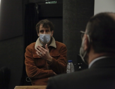 Stéphane Demoustier: «Vivimos en una sociedad de la ultracomunicación tecnológica que no elimina la soledad, sino que la agranda»