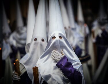 De procesión por Internet: pasos, cofrades y saetas virtuales