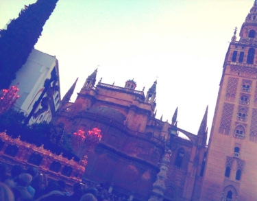 La Semana Santa sevillana como motivo de inspiración poética. «Sevilla»