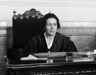 Victoria Kent, una pionera inclasificable