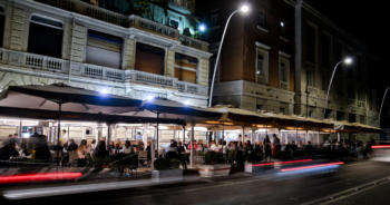 Demasiados subsidios, pocos camareros. El drama del Sur de Italia