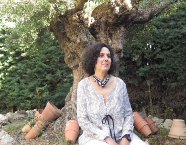 Consuelo Sanz de Bremond: «La Edad Media tiene un fuerte atractivo morboso y se utiliza como cajón de sastre de la historia»