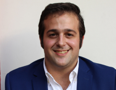 Francisco Larrad: «Aprendemos mientras publicamos grandes obras para los lectores»